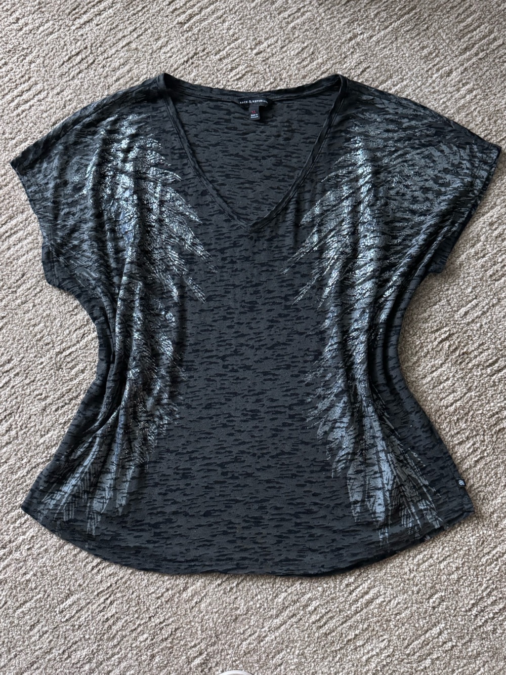 Rock & Republic metallic wing graphic burnout tee XL Charcoal deep V neck Angel
